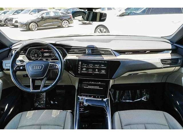 2024 Audi Q8