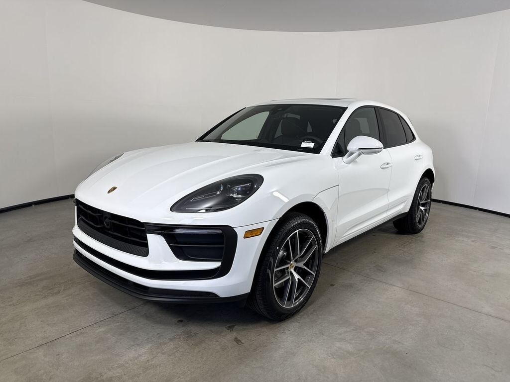 2026 PORSCHE Macan