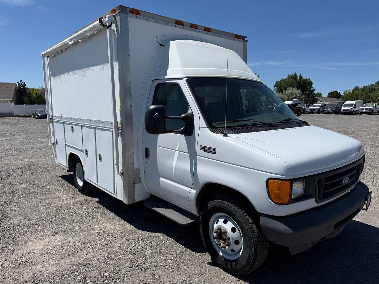 2005 FORD E-350