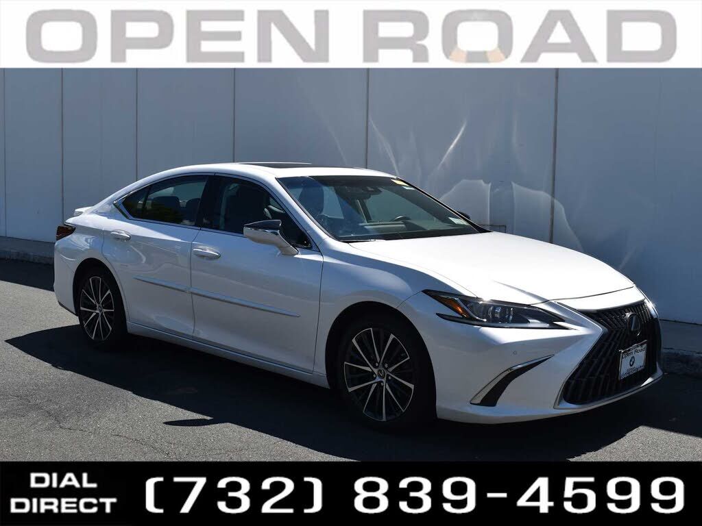 2022 LEXUS ES