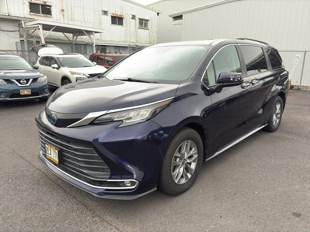 2022 TOYOTA Sienna