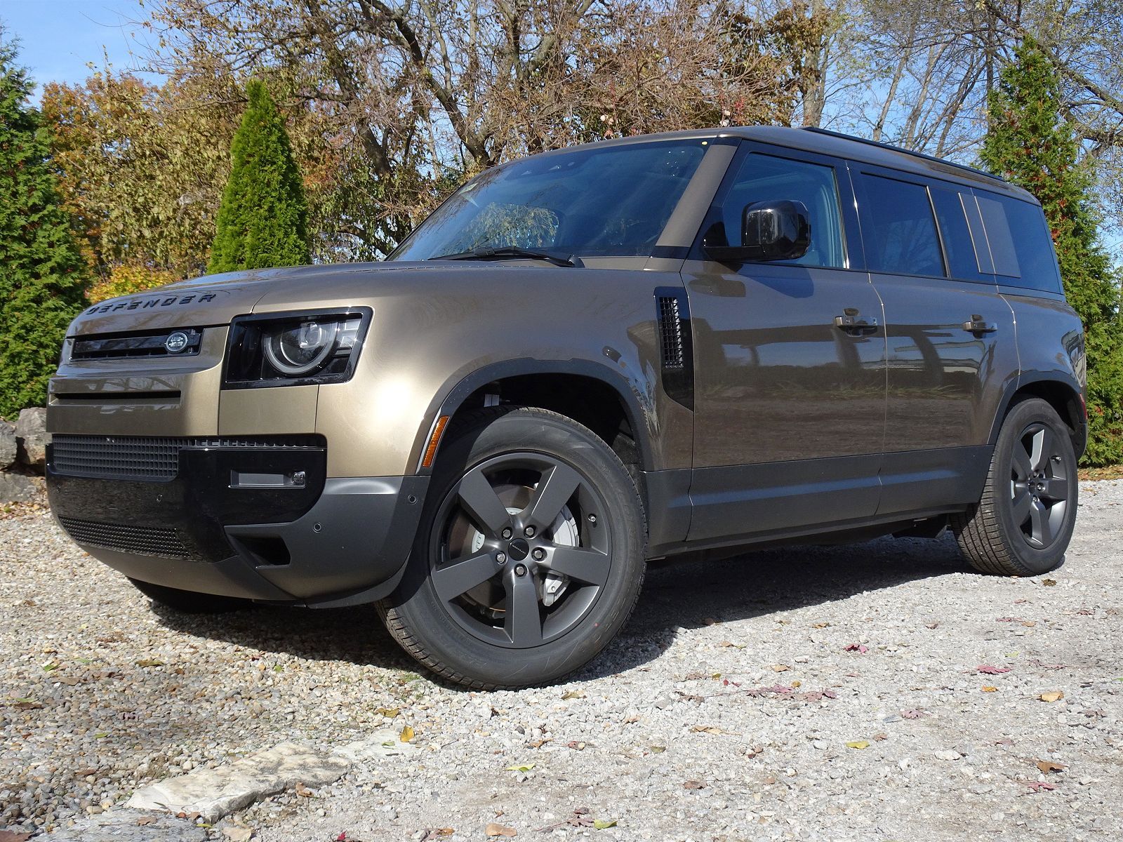 2026 LAND ROVER Defender