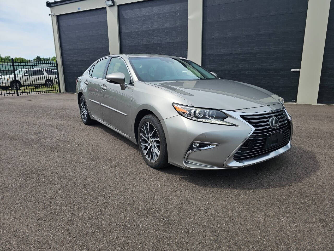 2016 LEXUS ES