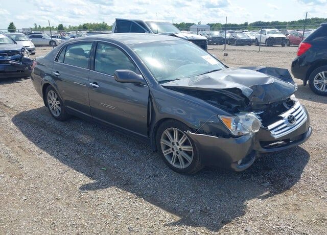 2010 TOYOTA Avalon
