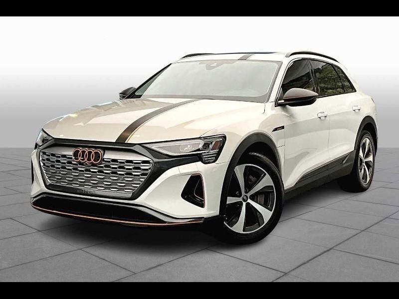 2024 AUDI Q8
