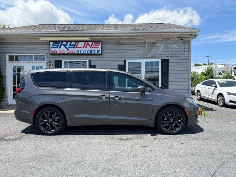 2019 CHRYSLER Pacifica
