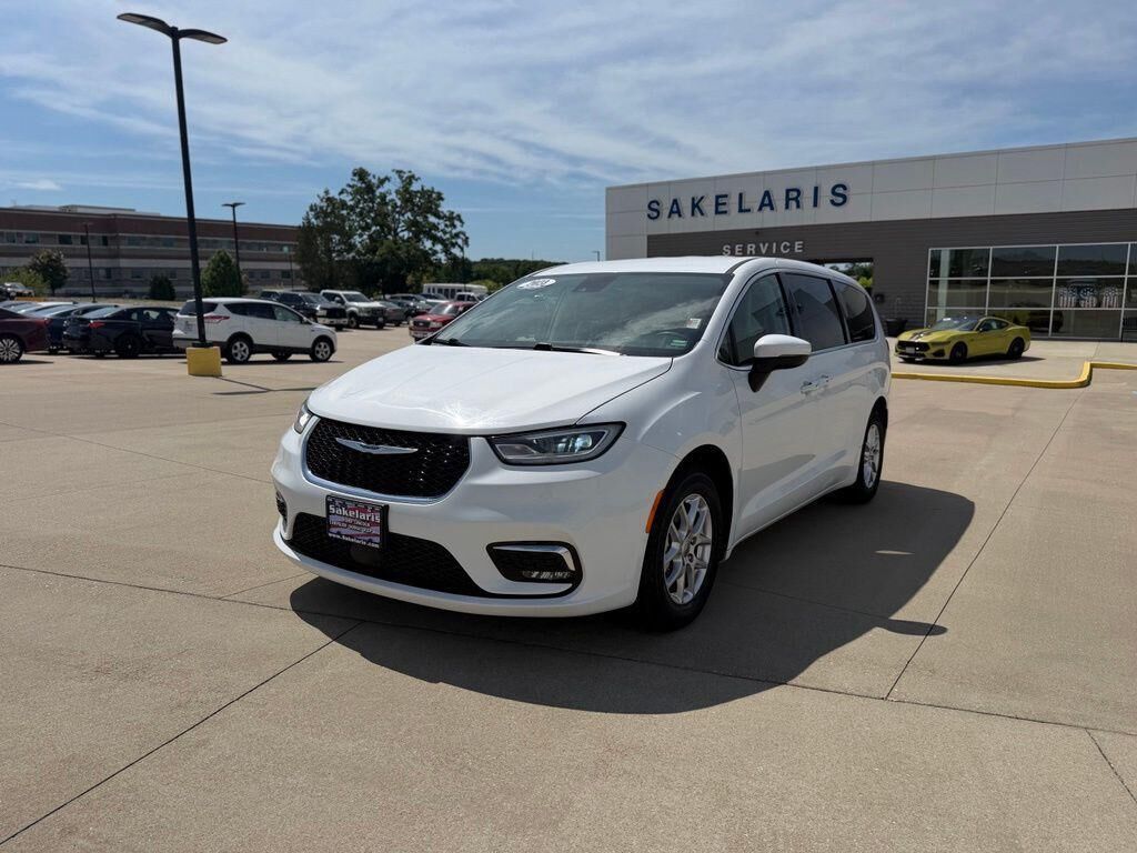 2023 CHRYSLER Pacifica