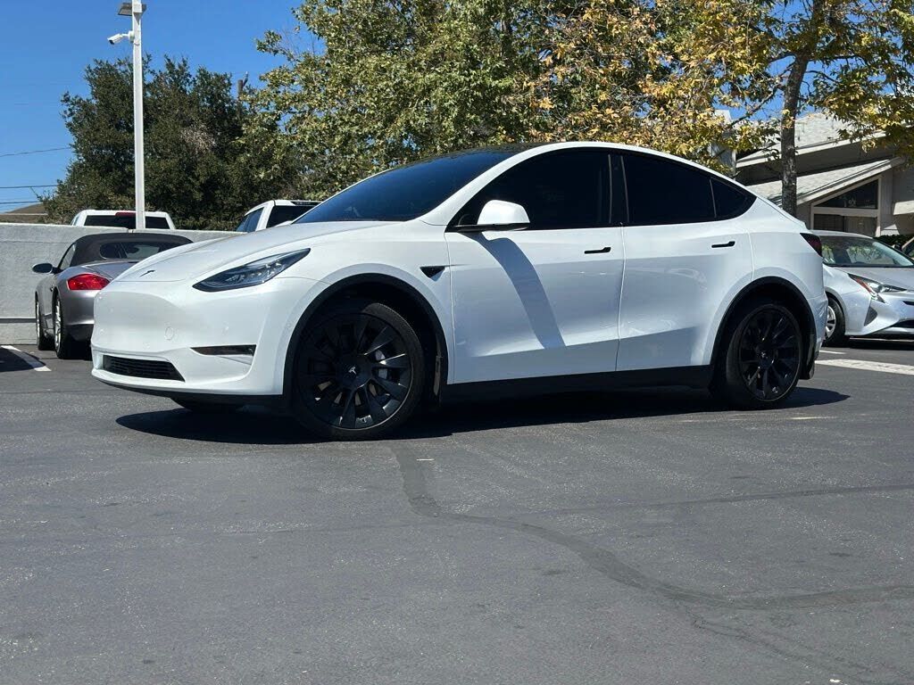 2021 TESLA Model Y