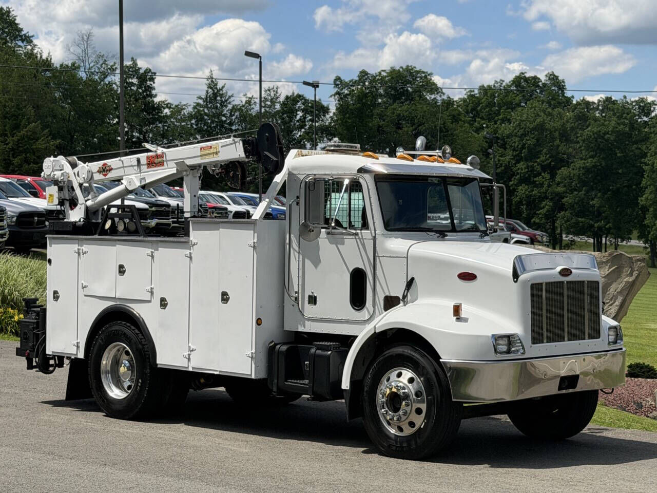 2001 PETERBILT 330
