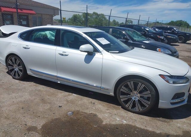 2025 VOLVO S90