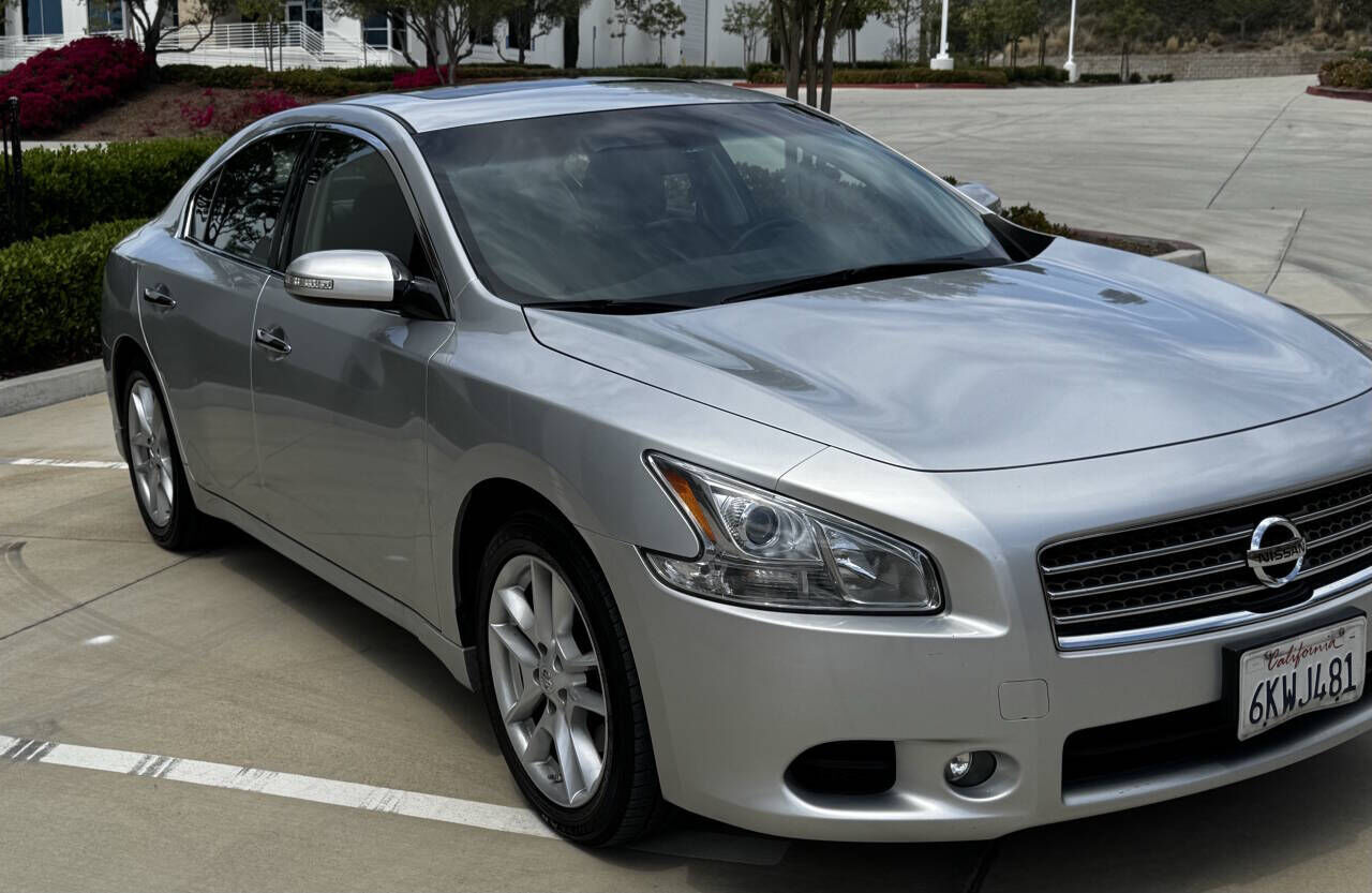 2010 NISSAN Maxima