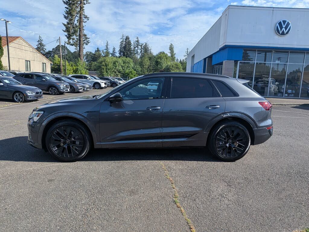 2024 Audi Q8