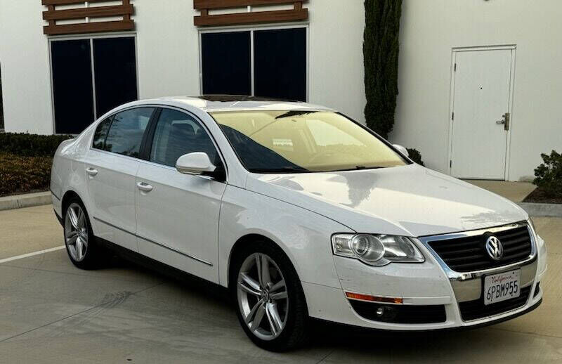 2010 VOLKSWAGEN Passat