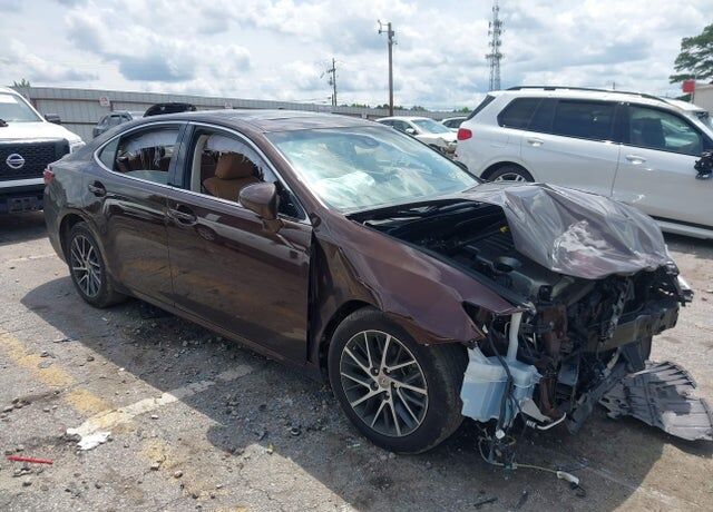 2017 LEXUS ES