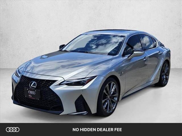 2022 LEXUS IS