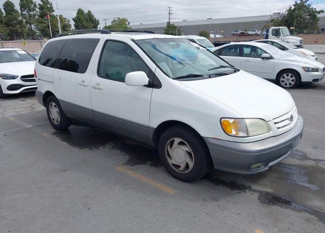 2002 TOYOTA Sienna