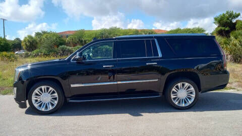 2017 CADILLAC Escalade ESV