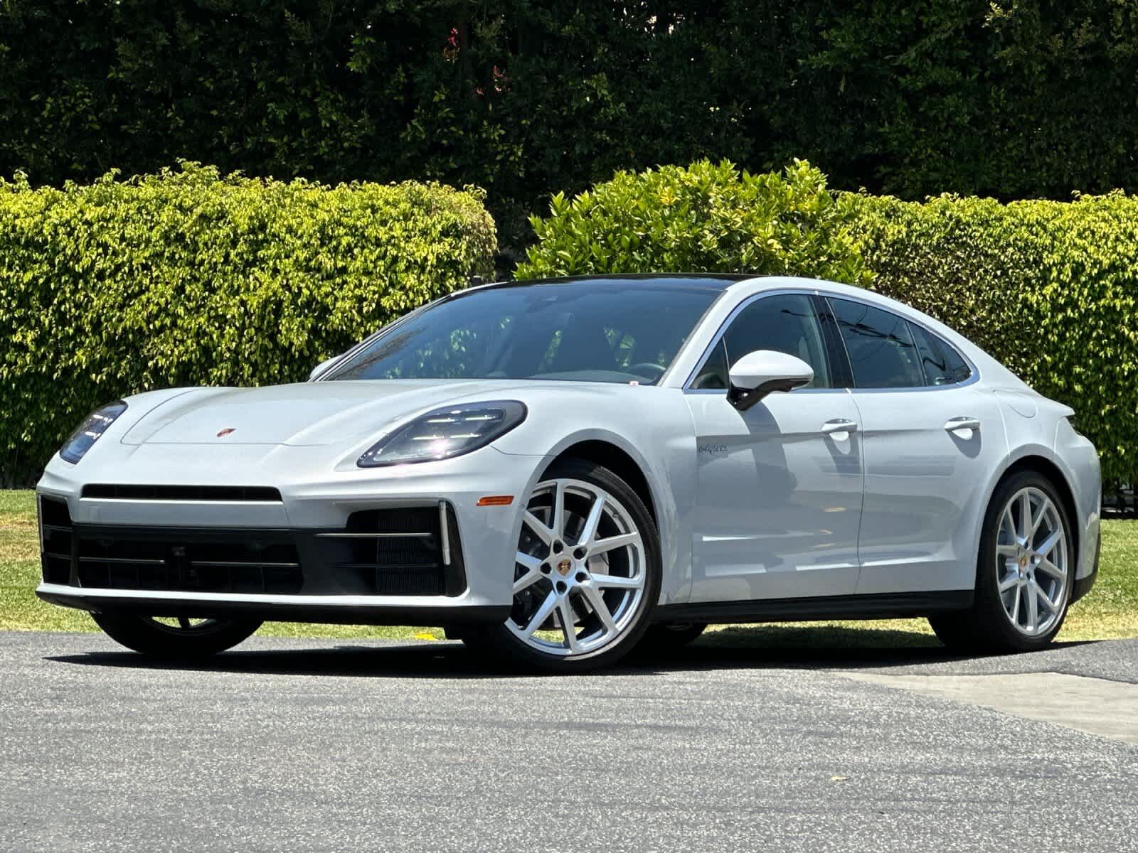 2025 PORSCHE Panamera