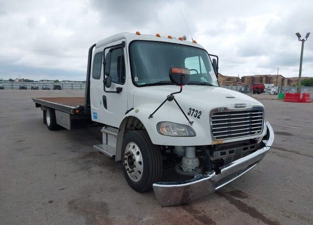 2022 FREIGHTLINER M2