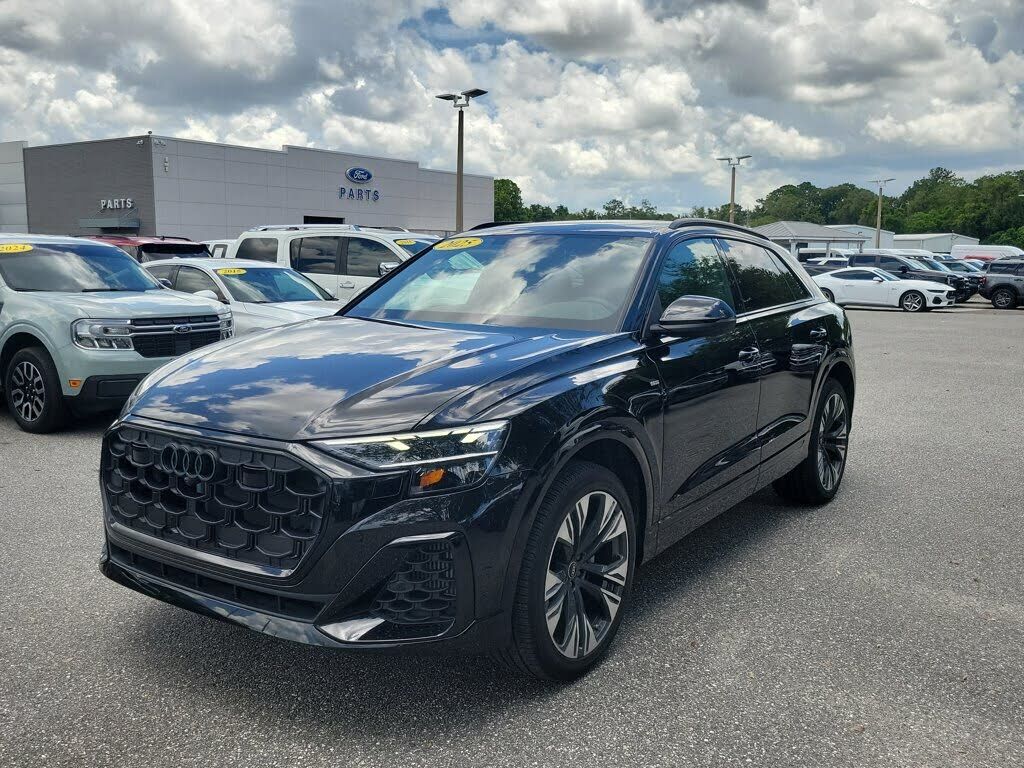 2025 AUDI Q8