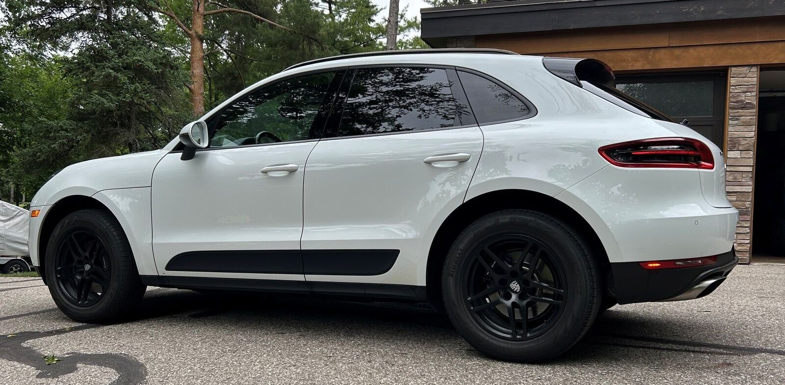 2018 PORSCHE Macan