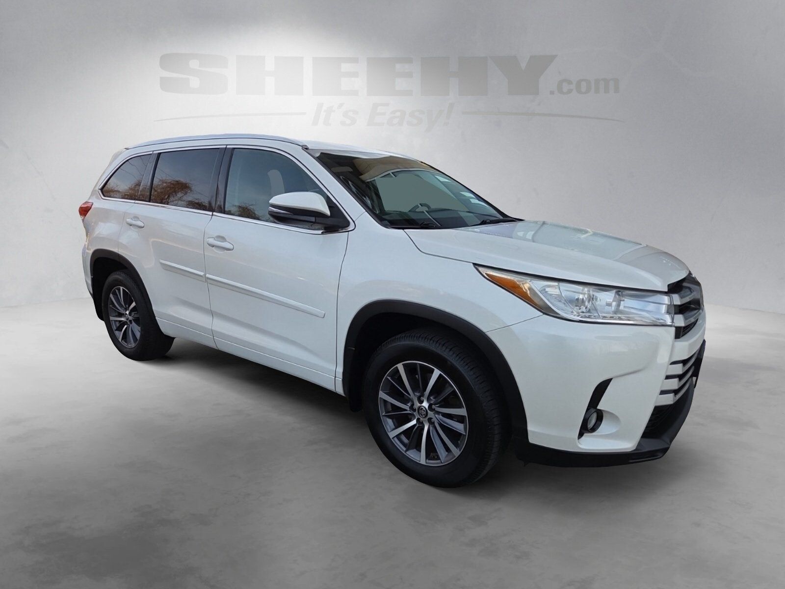 2017 TOYOTA Highlander