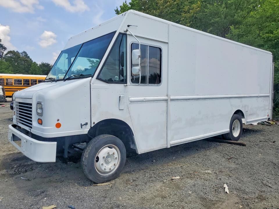 2014 FREIGHTLINER MT 55G Front Gasoline Engine Walk in Van Chassis