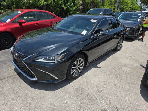 2022 LEXUS ES