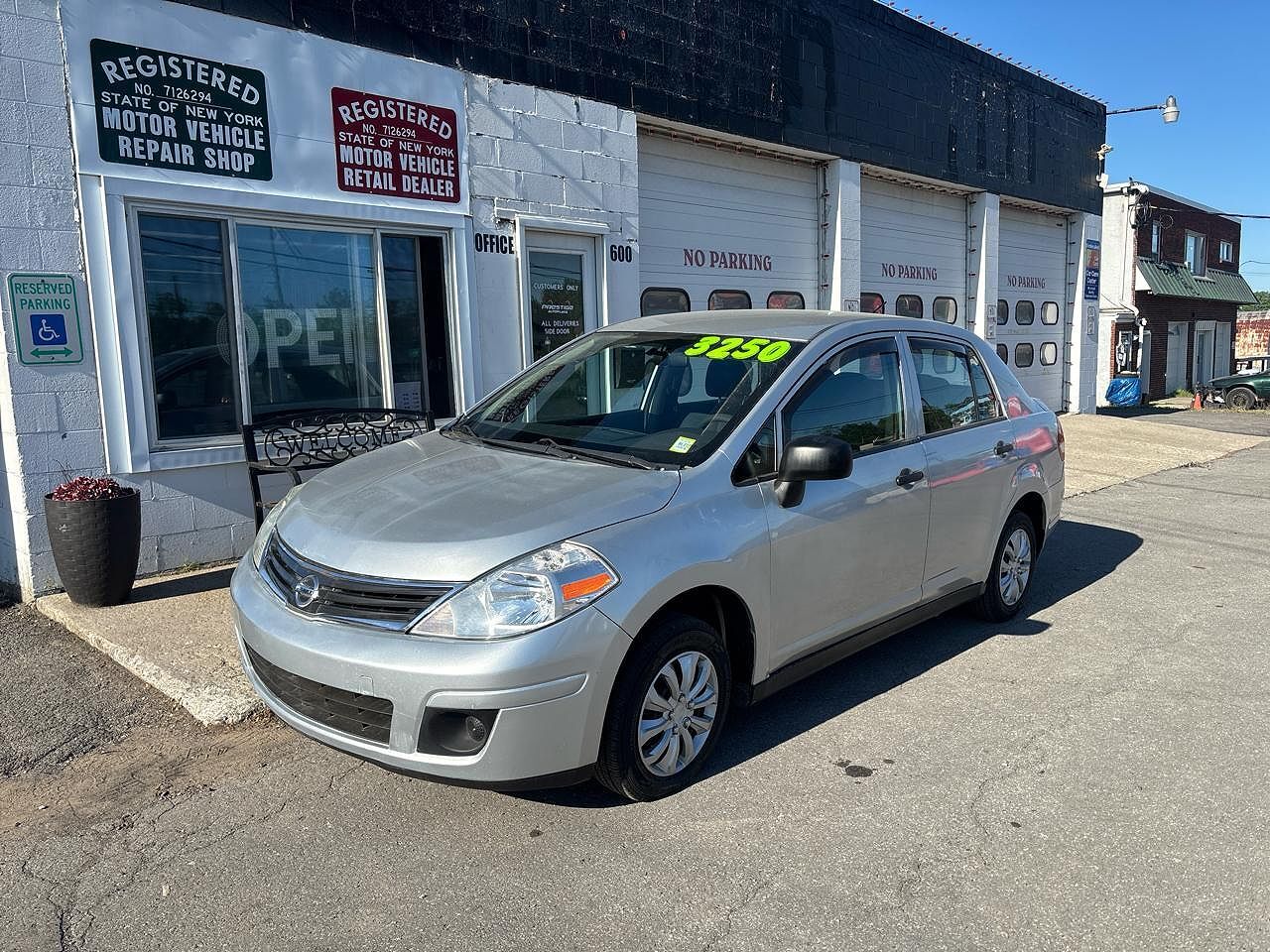 2011 NISSAN Versa