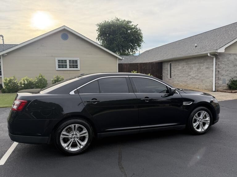 2019 FORD Taurus