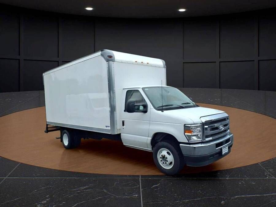 2026 FORD E-450