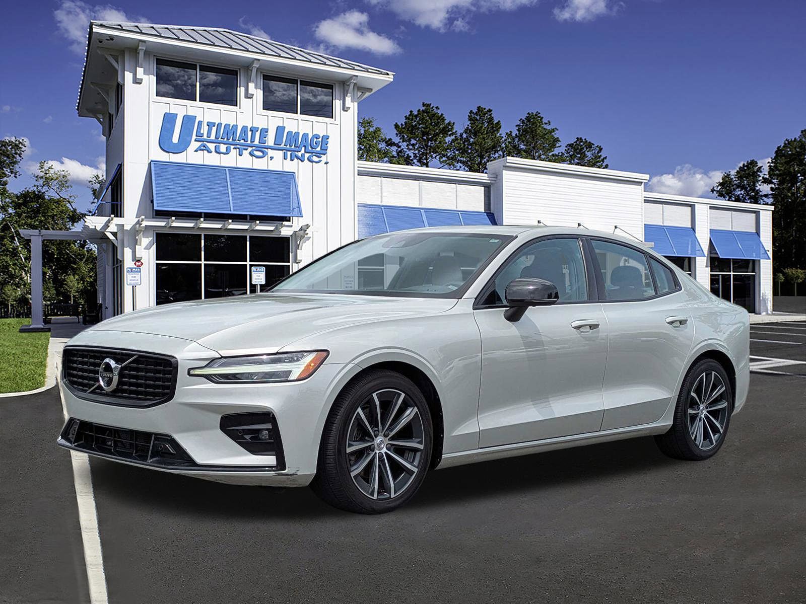 2022 VOLVO S60