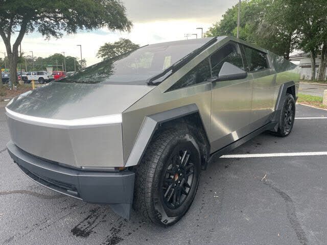 2025 TESLA Cybertruck