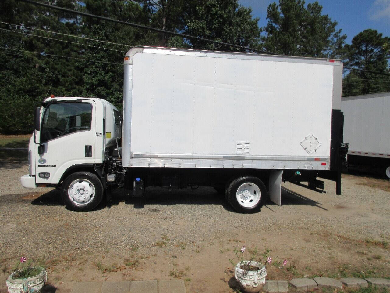 2012 ISUZU NQR/NRR
