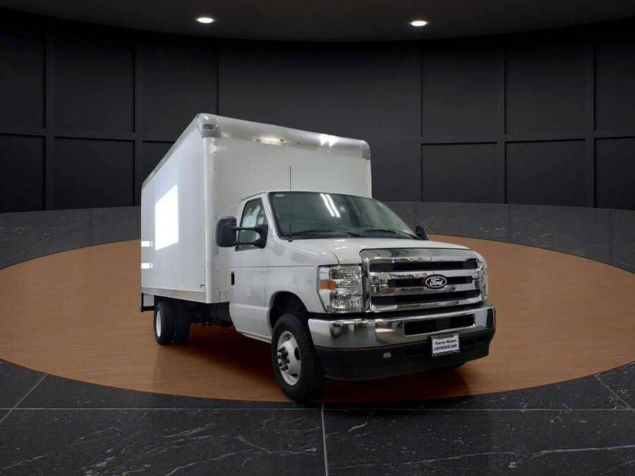 2026 FORD E-450