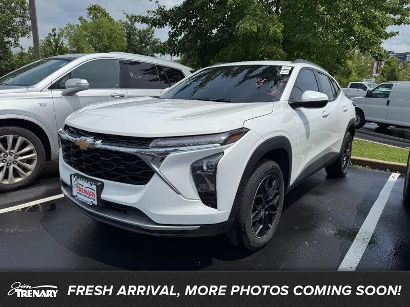 2024 CHEVROLET Trax
