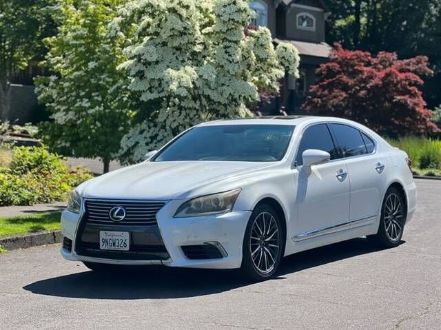 2013 LEXUS LS