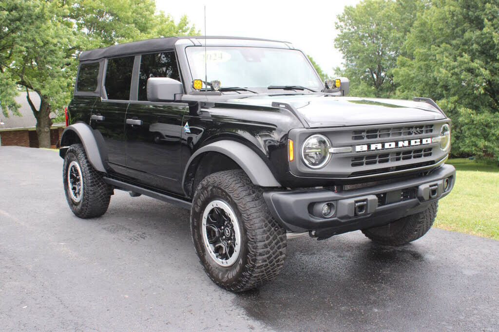 2024 FORD Bronco