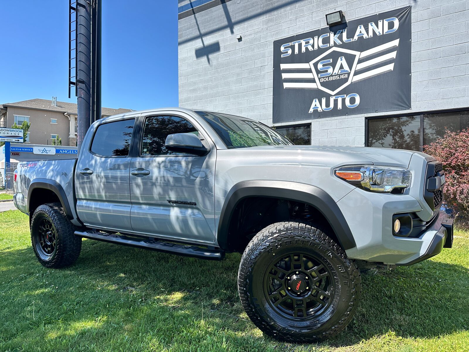 2020 TOYOTA Tacoma