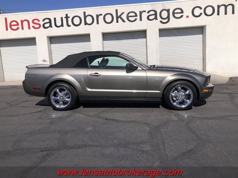 2005 FORD Mustang