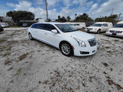 2015 CADILLAC Stretch Limousine