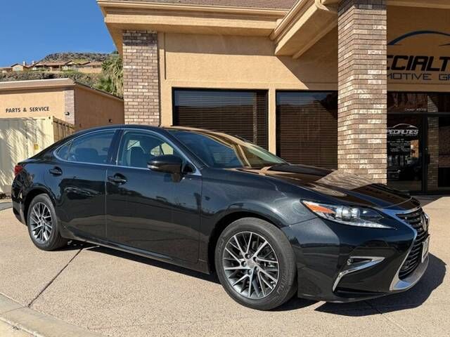 2017 LEXUS ES