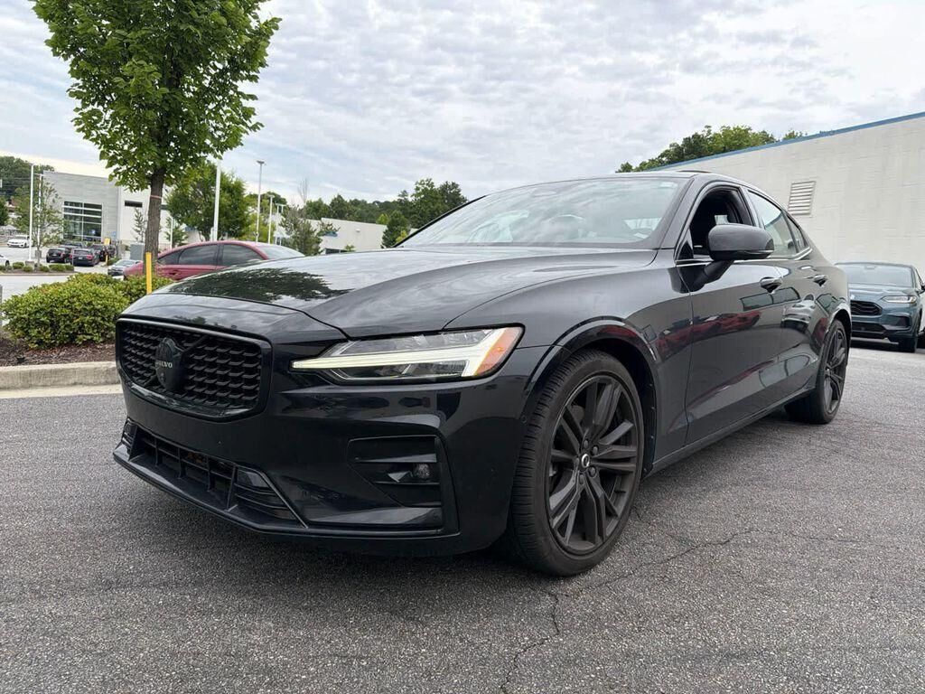 2024 VOLVO S60
