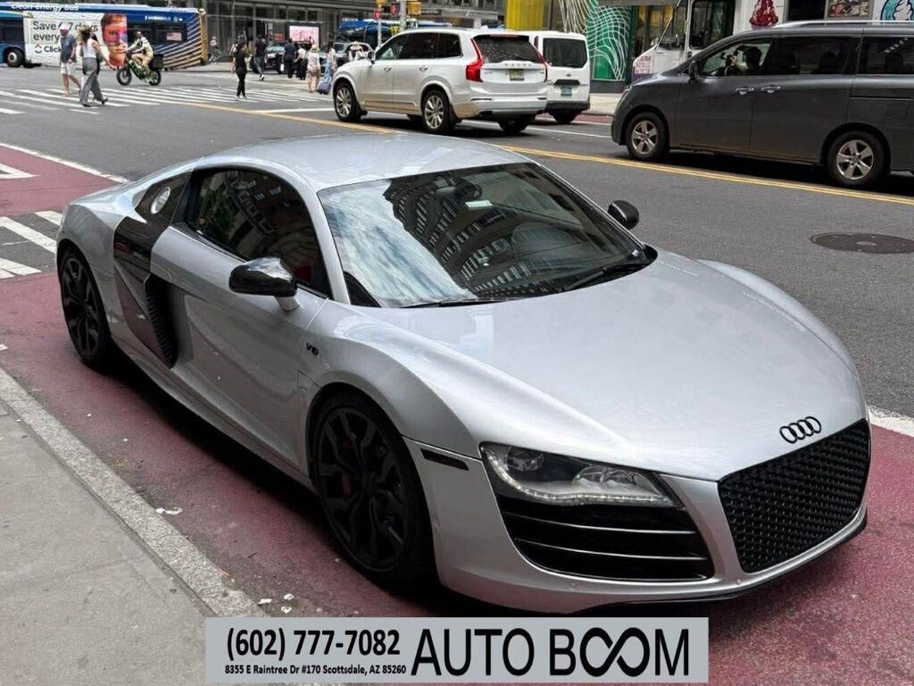 2012 AUDI R8