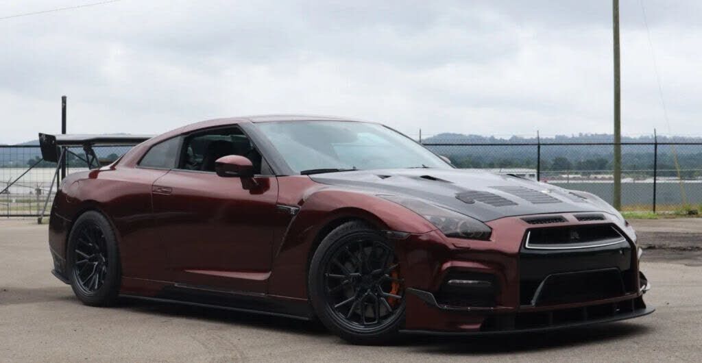 2014 NISSAN GT-R