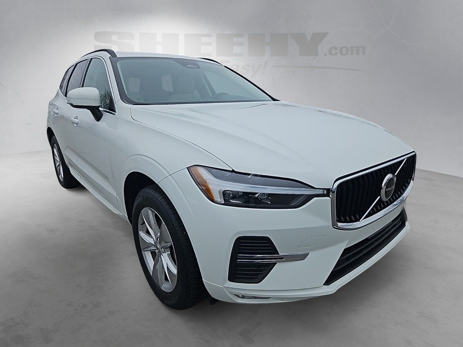 2022 VOLVO XC60