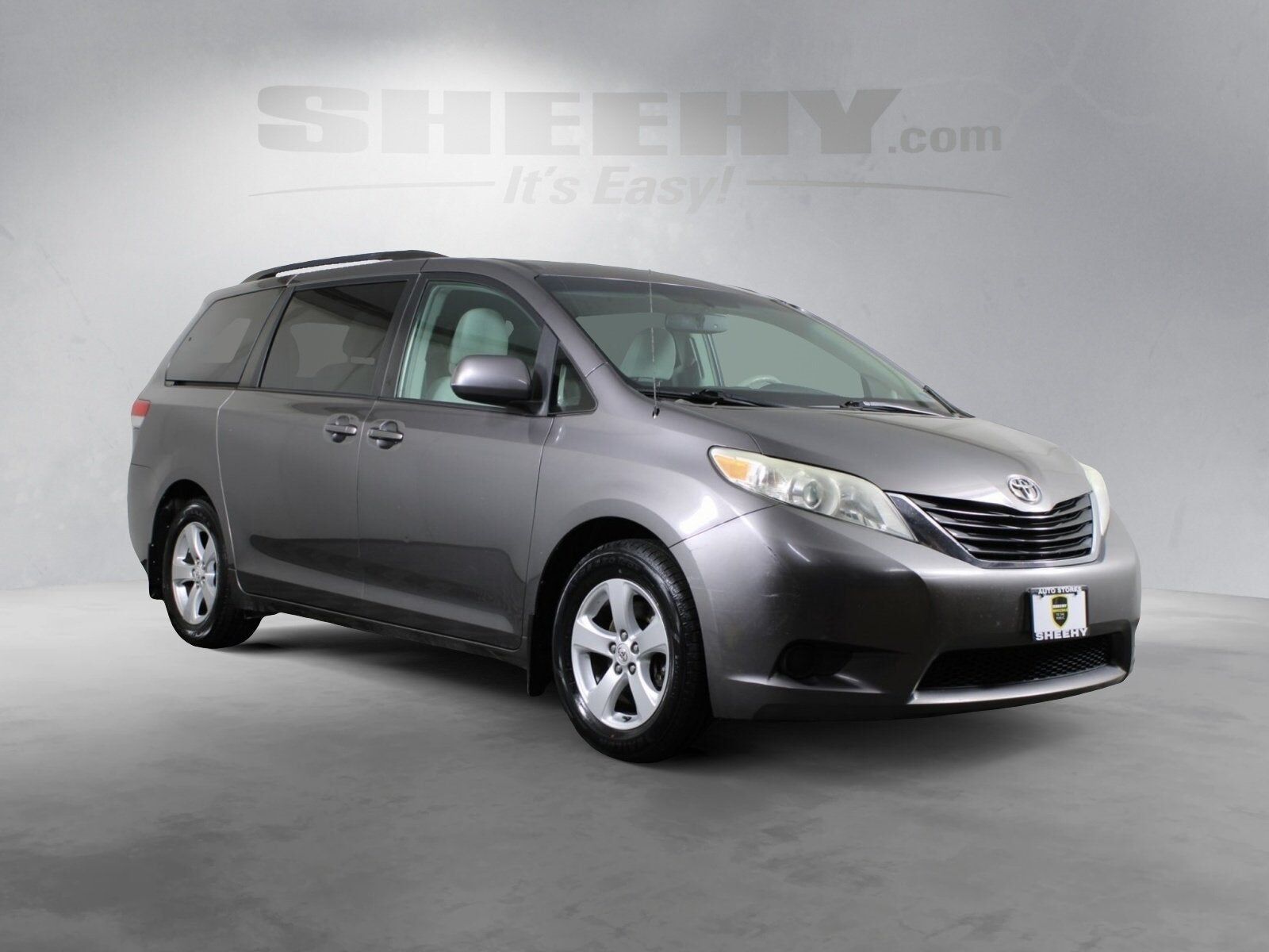 2011 TOYOTA Sienna