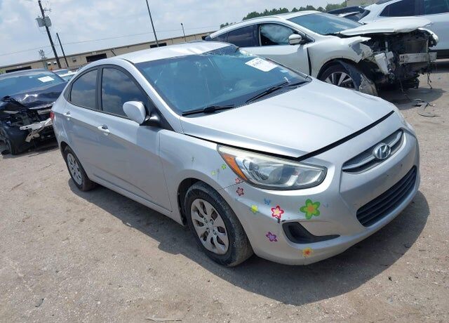 2015 HYUNDAI Accent