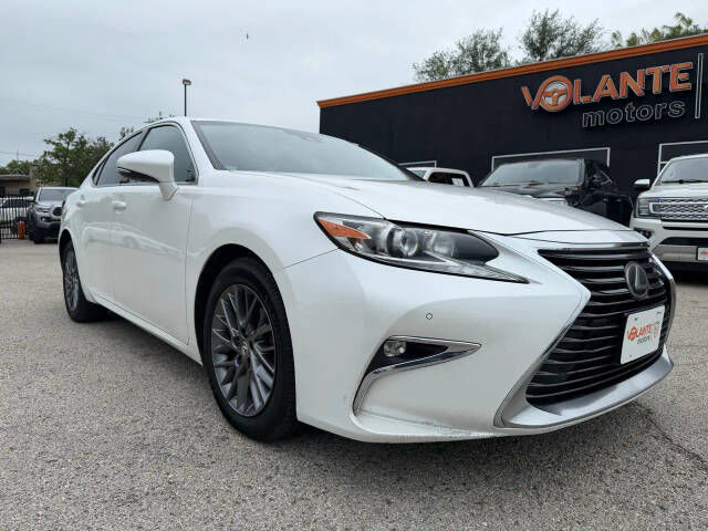 2018 LEXUS ES