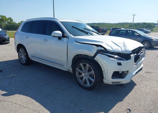 2017 VOLVO XC90